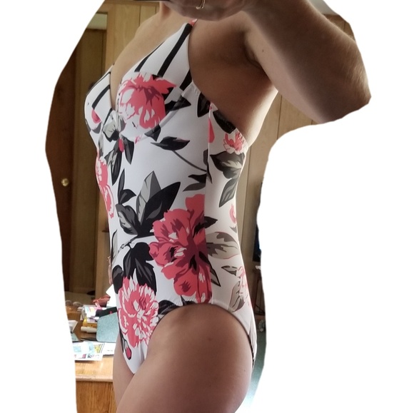 LAST 1**sz M White Floral 1 piece - Picture 5 of 7